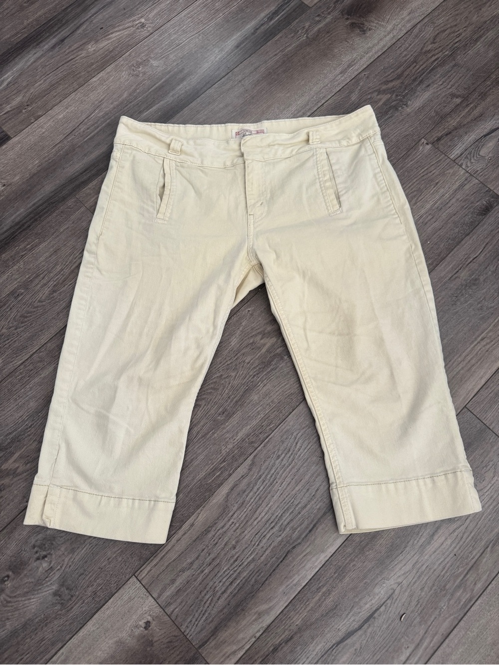 Levi Strauss Signature Stretch Capris Cream Beige Denim Pants Size 14